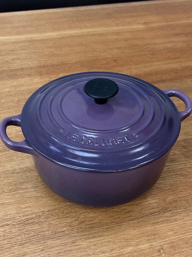 Creuset cast iron - le,