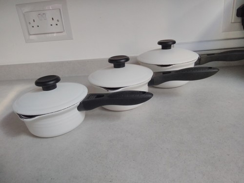 Creuset white cast iron - creuset,