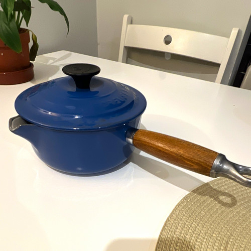 Creuset blue saucepan with - le,