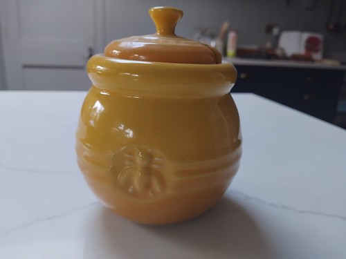 Creuset honey pot - , lid