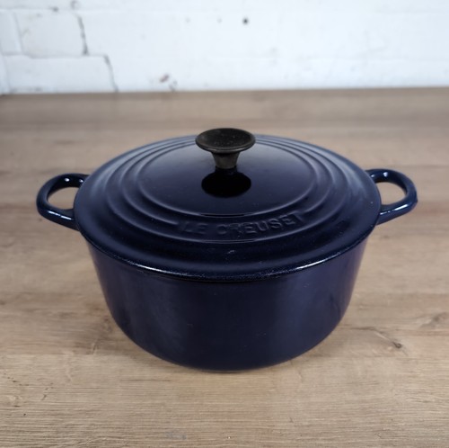Creuset enamel cast iron - cast,
