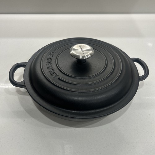 Creuset matte black - -,