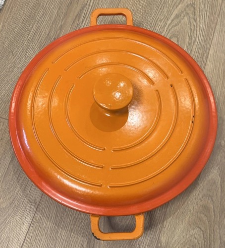 Cast iron creuset - iron,