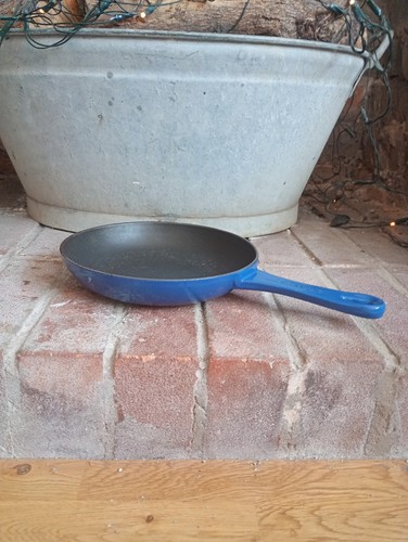 Creuset vintage cast iron - le,