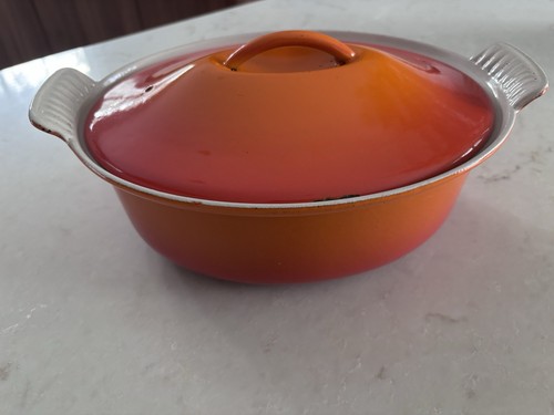 Pre owned creuset oval - le,