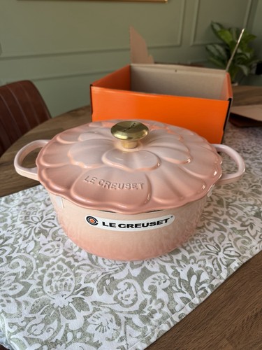 Creuset petal round - le,