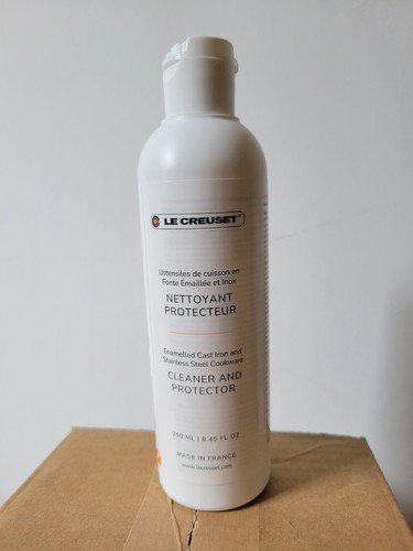 Creuset cleaner and - le,