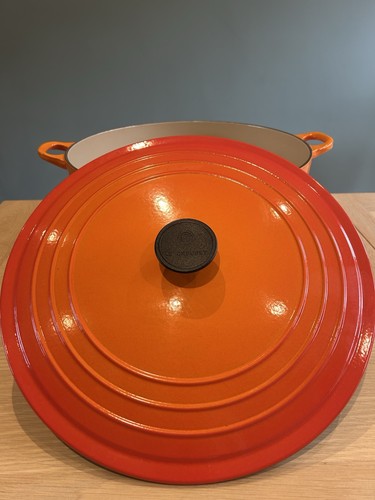 Creuset enormous cast iron - le,