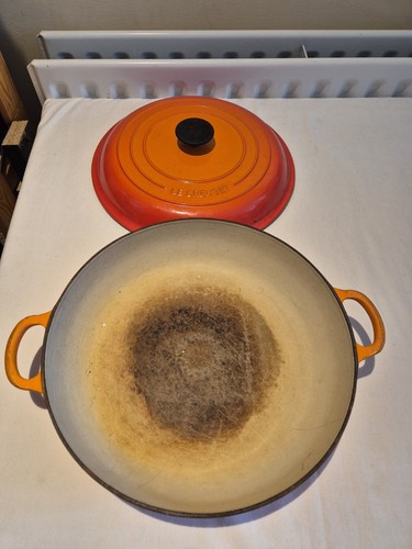 Creuset cast iron shallow - le,