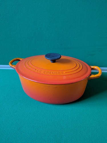 Vintage creuset cast iron - le,