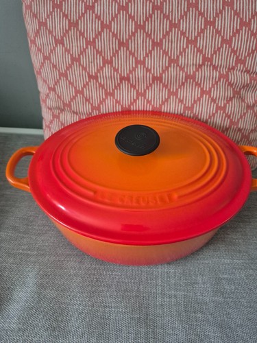 Creuset 27cms cast - creuset,