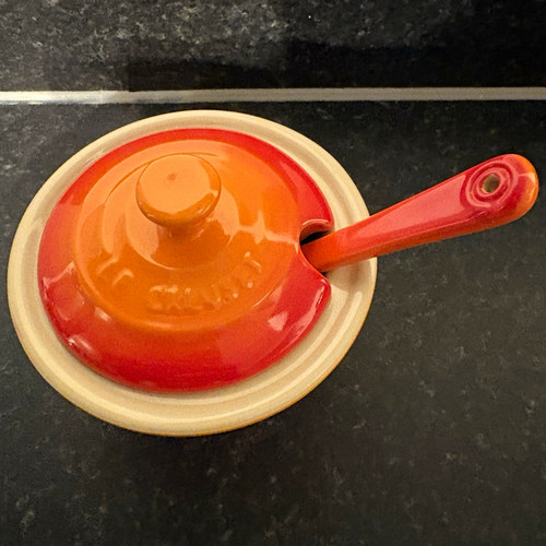 Creuset discontinued - le,