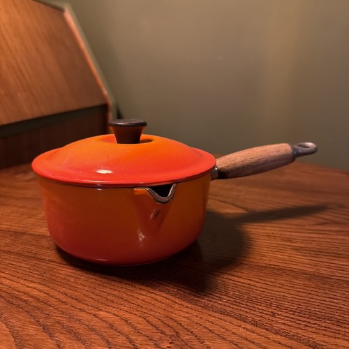 Vintage creuset cast iron - le,