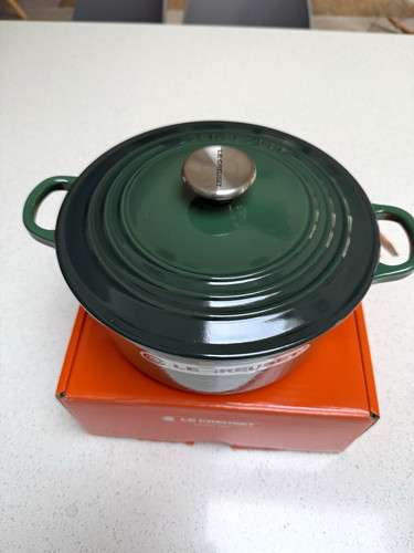 Creuset cast iron - cast,