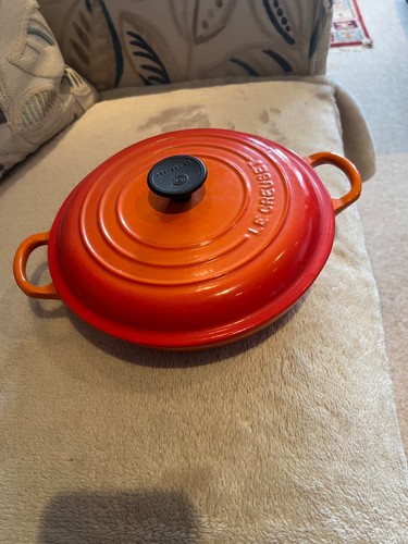 Creuset signature cast iron - creuset,