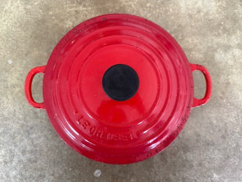 Creuset round dutch oven - le,