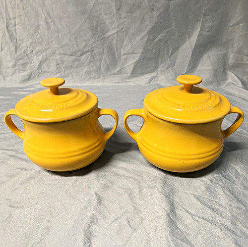 Creuset yellow solid round - le,