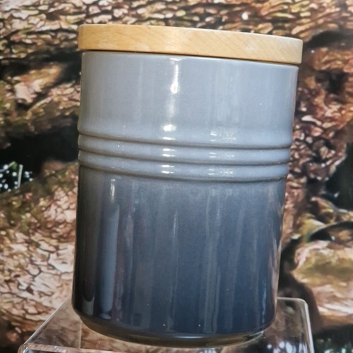 Creuset storage jar - le,
