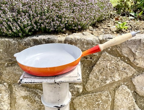 Creuset style volcanic - le,