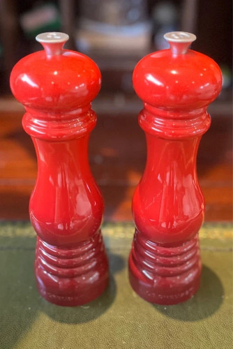 Creuset salt and pepper - and,