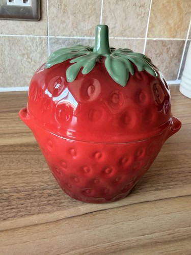 Creuset strawberry pot - strawberry,