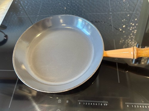 Creuset 26cm cast iron - le,