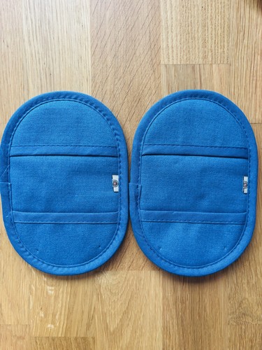 New creuset ovan glove set - creuset,