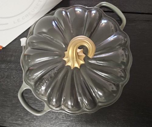 Creuset cast iron pumpkin - le,