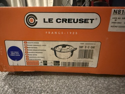 Creuset cast iron signature - cast,