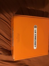 le creuset casserole dish with