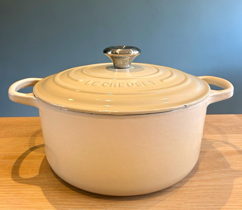 Creuset signature cast iron - creuset,