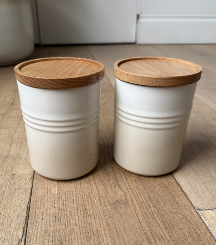 Two creuset stoneware - le,