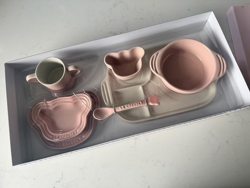 Brand new creuset - new, le